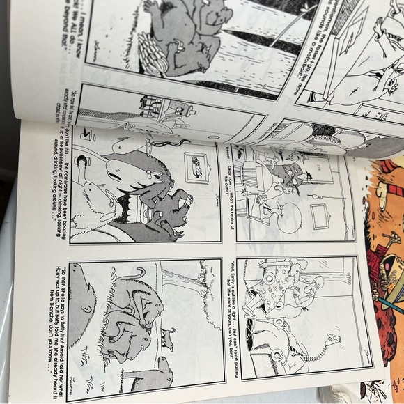 Calvin and Hobbes Collection & The Far Side Gallery paperback - Picture 4 of 16